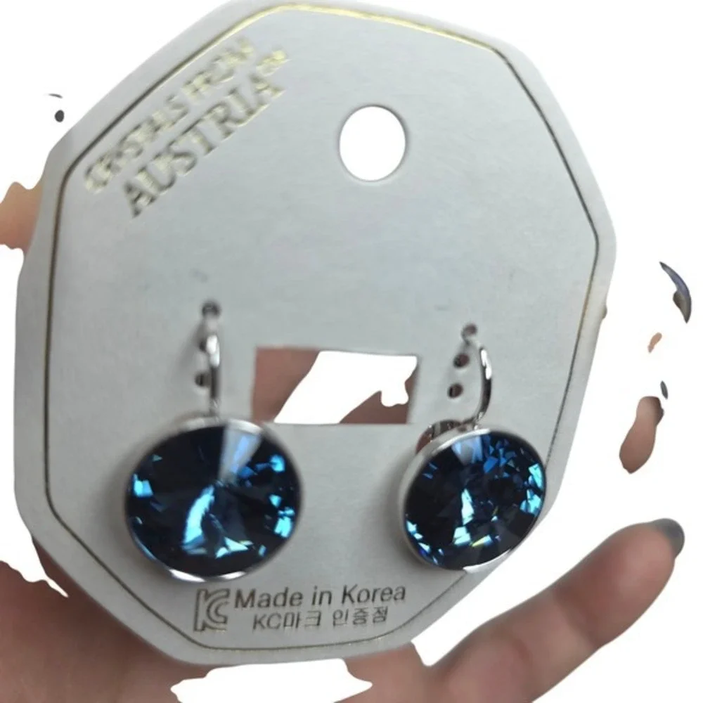 NWT‎ Swarovski Element Montana NavyBlue Leverback Earrings 15mm Platinum Plated!